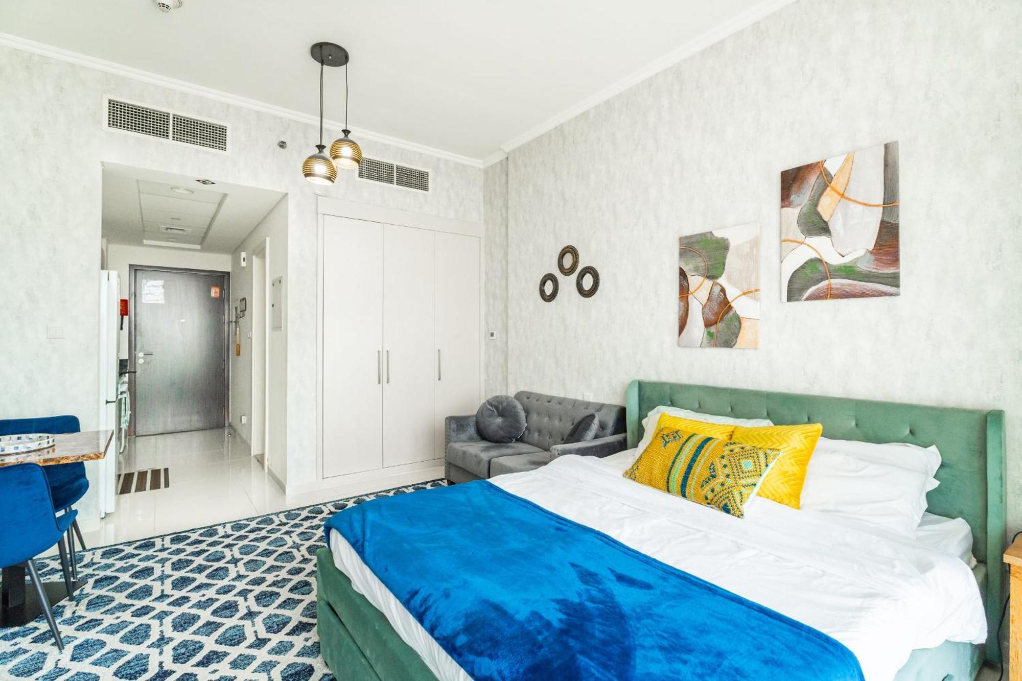 Apartment Stylish In Damac Hills - Luxurious Living With Premium Amenities, Managed By Think Realty Dubai